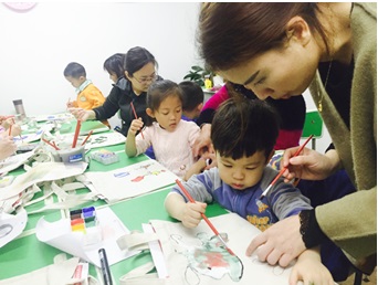 第一次和媽媽一起完成畫作